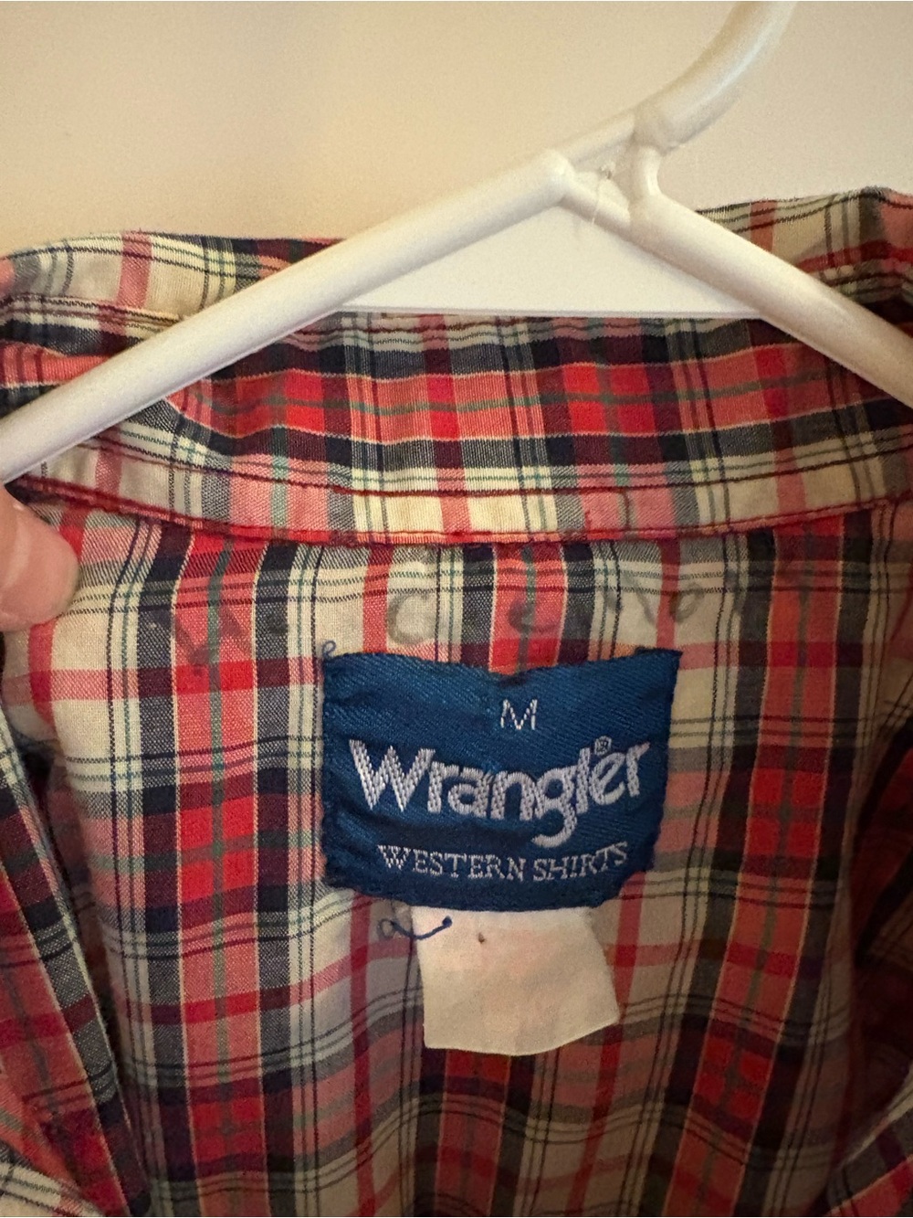 Vintage Wrangler Men’s Red Plaid Short-Sleeve Pearl Button Western Shirt - Picture 6 of 16